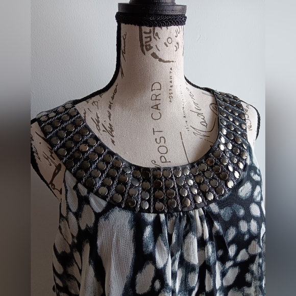 Sandra Darren Black and White Patterned Midi Dress - Picture 2 of 6